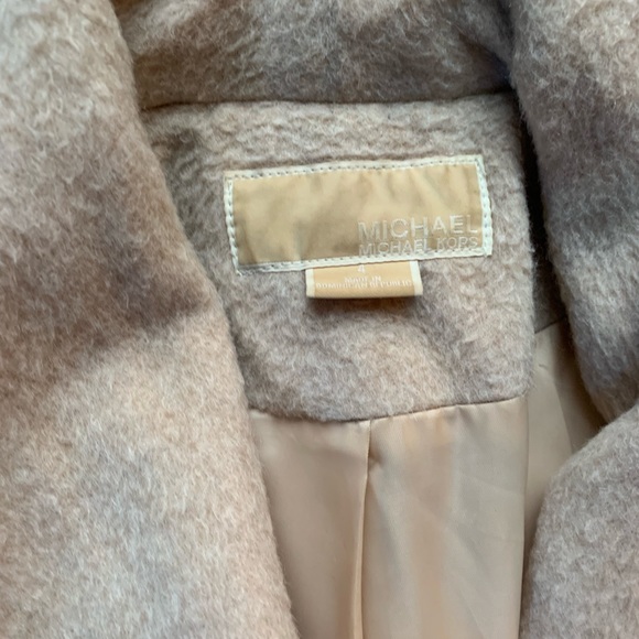 Michael Kors Belted Beige Trench/Pea Coat Size 4 Womens - Picture 3 of 3